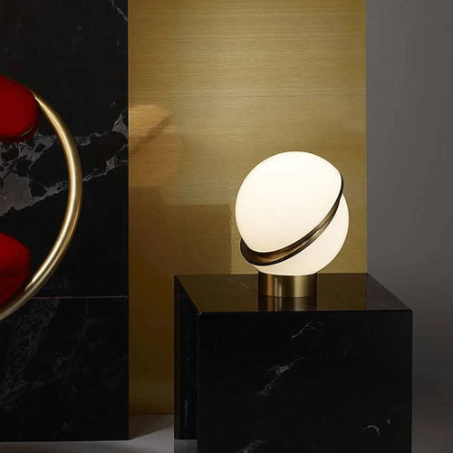 Luminaire sculptural haut de gamme pour décoration salon style Palace et minimaliste — Maison Oria