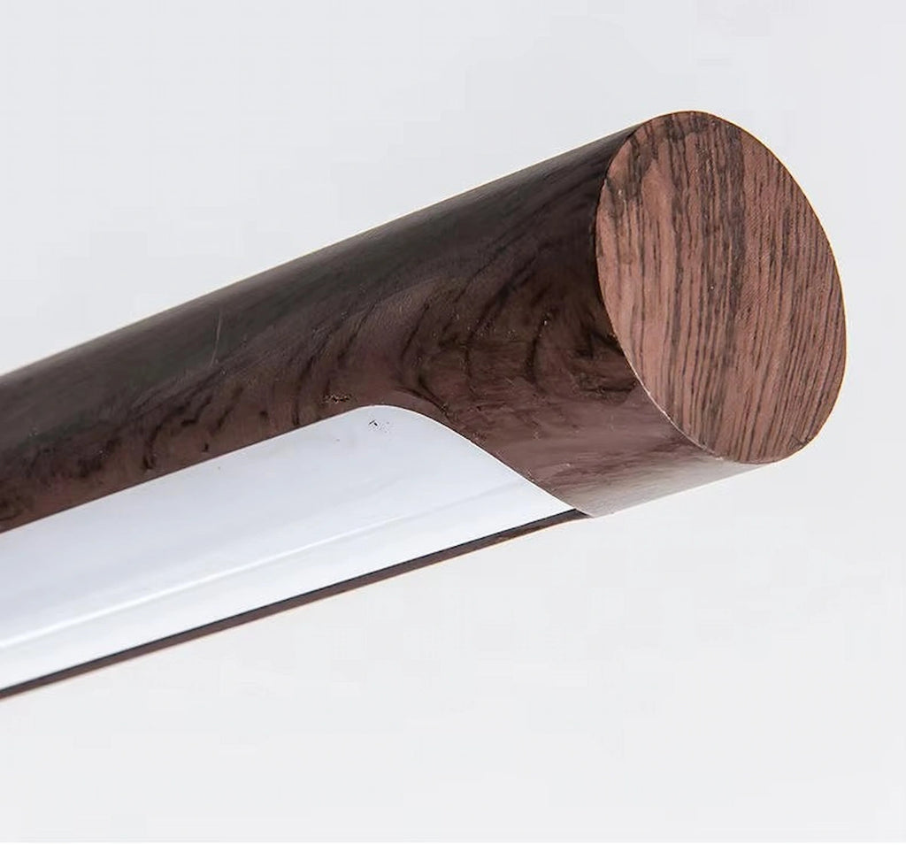 Détail de l'assemblage bois noble sur luminaire de luxe — Maison Oria